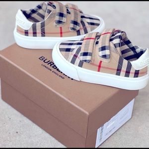 Size: EUR 23, US 6.5c boys.